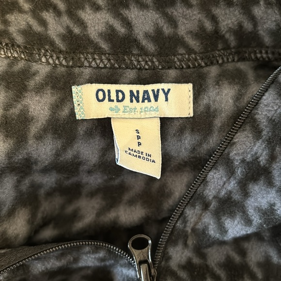 Old Navy fleece quarter zip sweater. - Picture 4 of 6